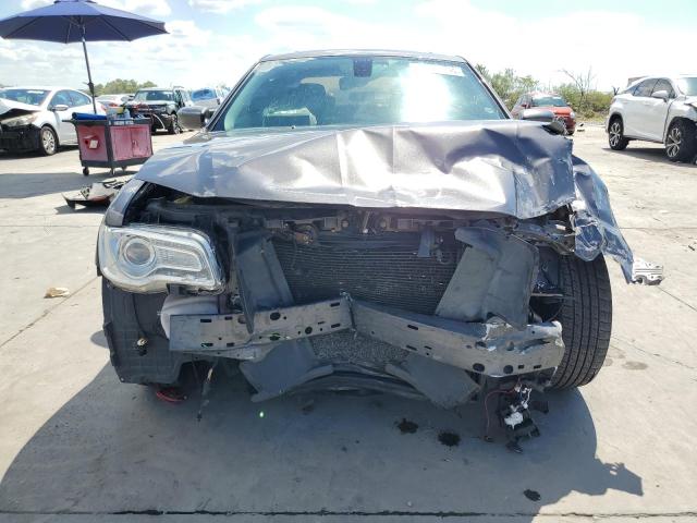 Photo 5 from auction – 2017 CHRYSLER 300 LIMITE with VIN 2C3CCAAG5HH552966