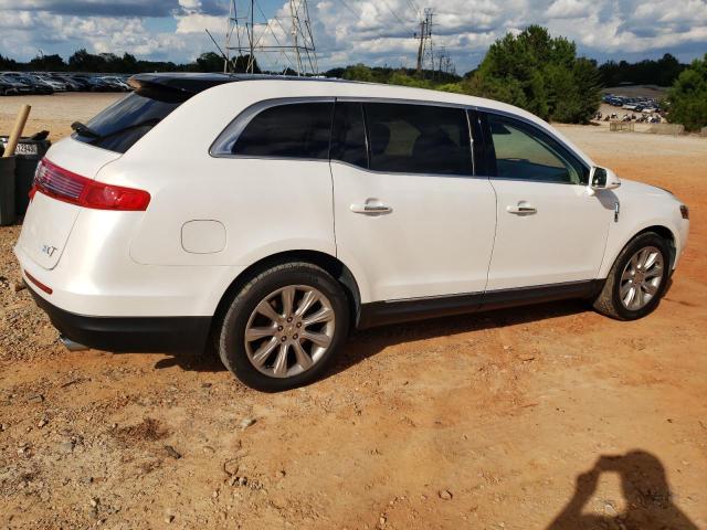 Photo 3 from auction – 2018 LINCOLN MKT with VIN 2LMHJ5AT3JBL00248