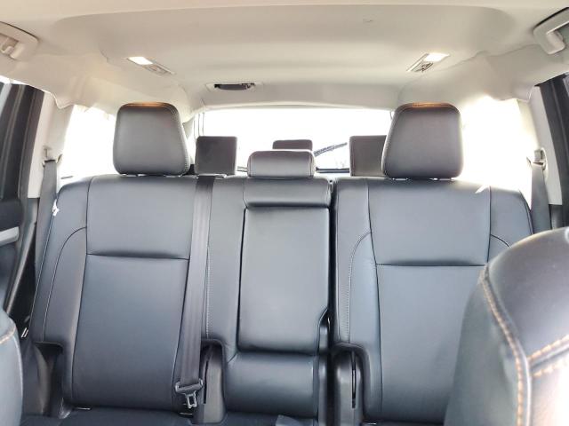 Photo 10 from auction – 2018 TOYOTA HIGHLANDER with VIN 5TDKZRFH1JS549561