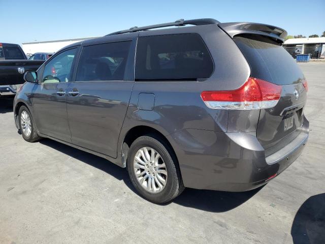 Photo 2 from auction – 2013 TOYOTA SIENNA XLE with VIN 5TDYK3DC4DS294198