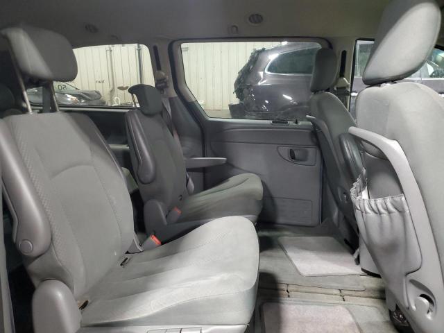 Photo 11 from auction – 2007 CHRYSLER TOWN & COU with VIN 2A4GP44R17R343579