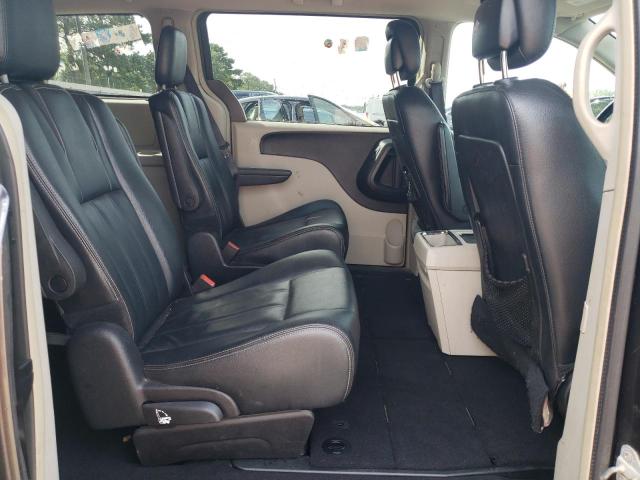 Photo 11 from auction – 2016 CHRYSLER TOWN & COU with VIN 2C4RC1BG5GR280707