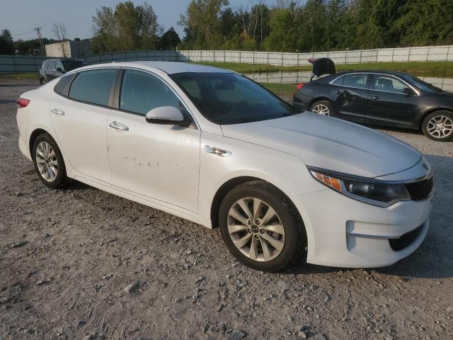 Photo 4 from auction – 2018 KIA OPTIMA LX with VIN 5XXGT4L33JG263103
