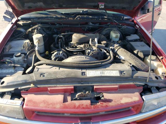 Photo 12 from auction – 2001 CHEVROLET BLAZER with VIN 1GNCS13W112138141