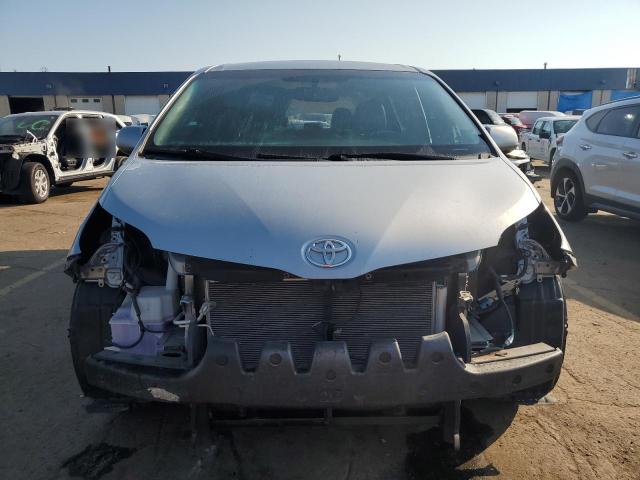 Photo 5 from auction – 2014 TOYOTA SIENNA LE with VIN 5TDJK3DC4ES077074