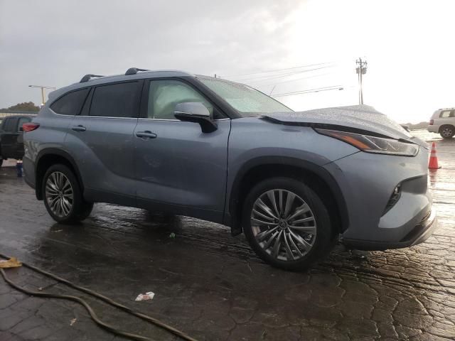 Photo 4 from auction – 2022 TOYOTA HIGHLANDER with VIN 5TDFZRBH6NS233425