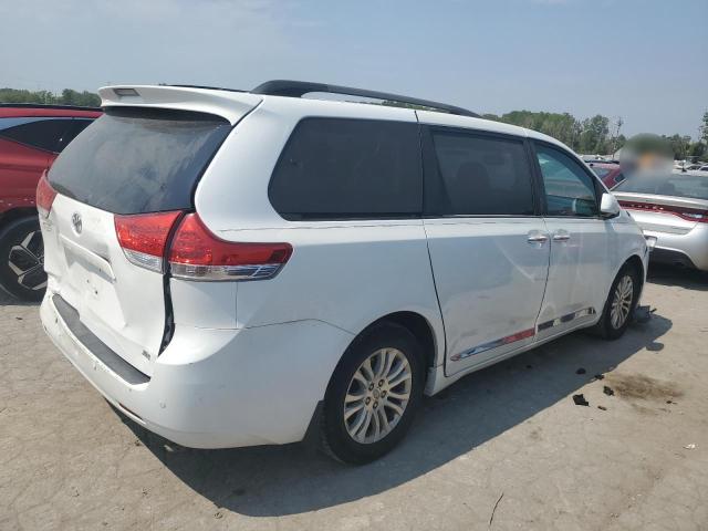 Photo 3 from auction – 2013 TOYOTA SIENNA XLE with VIN 5TDYK3DC8DS360719