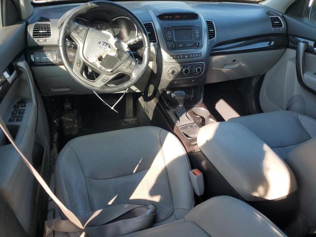 Photo 8 from auction – 2015 KIA SORENTO LX with VIN 5XYKTCA60FG633640
