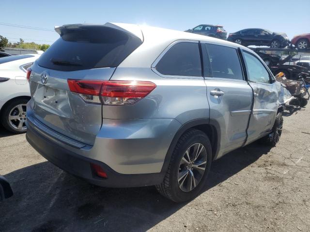 Photo 3 from auction – 2017 TOYOTA HIGHLANDER with VIN 5TDZZRFH3HS195731