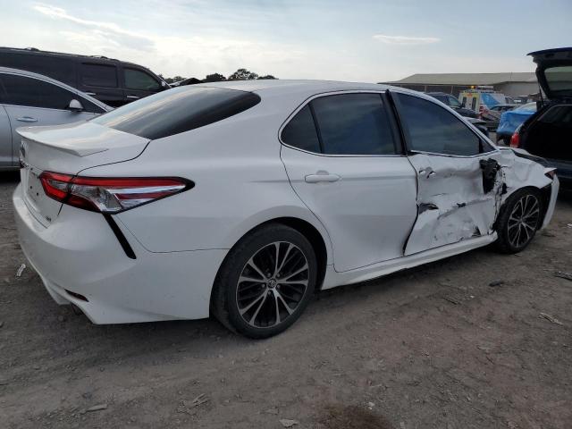 Photo 3 from auction – 2018 TOYOTA CAMRY L with VIN 4T1B11HK2JU584635