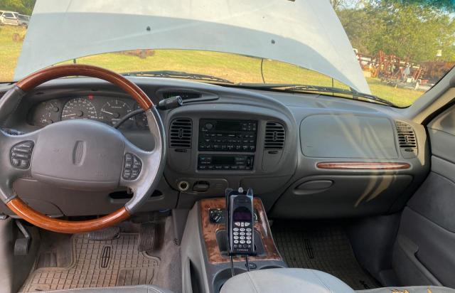 Photo 9 from auction – 2000 LINCOLN NAVIGATOR with VIN 5LMRU27A1YLJ12279
