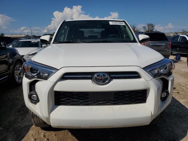 Photo 5 from auction – 2024 TOYOTA 4RUNNER SR with VIN JTEEU5JR0R5306941