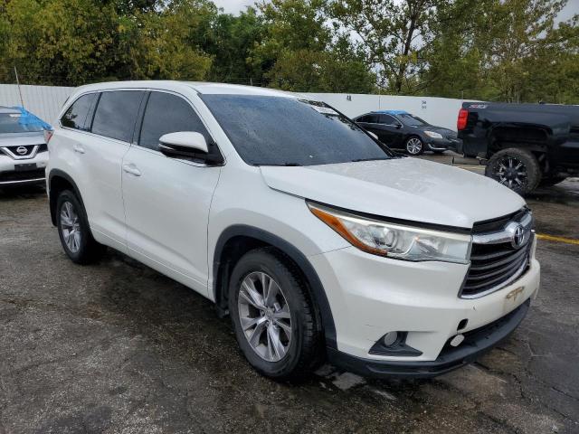 Photo 4 from auction – 2016 TOYOTA HIGHLANDER with VIN 5TDBKRFH2FS196078