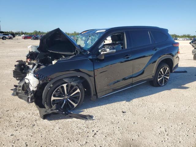 TOYOTA HIGHLANDER 2022 with VIN 5TDLZRAH6NS141462 - Photo from auction