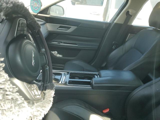 Photo 8 from auction – 2016 JAGUAR XF PREMIUM with VIN SAJBD4BVXGCY09237