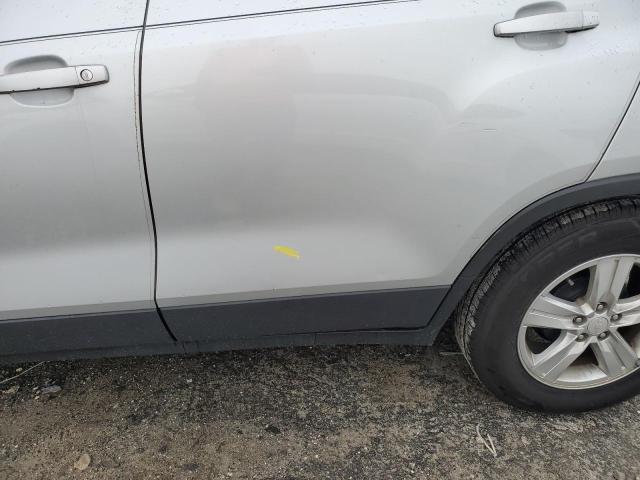 Photo 13 from auction – 2019 CHEVROLET TRAX LS with VIN 3GNCJKSBXKL388565