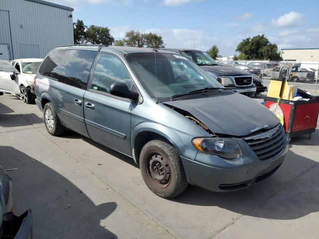 Photo 4 from auction – 2006 CHRYSLER TOWN & COU with VIN 2A4GP44R16R880743