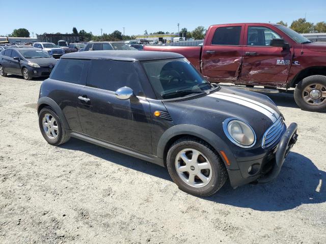 Photo 4 from auction – 2007 MINI COOPER with VIN WMWMF33517TL67990