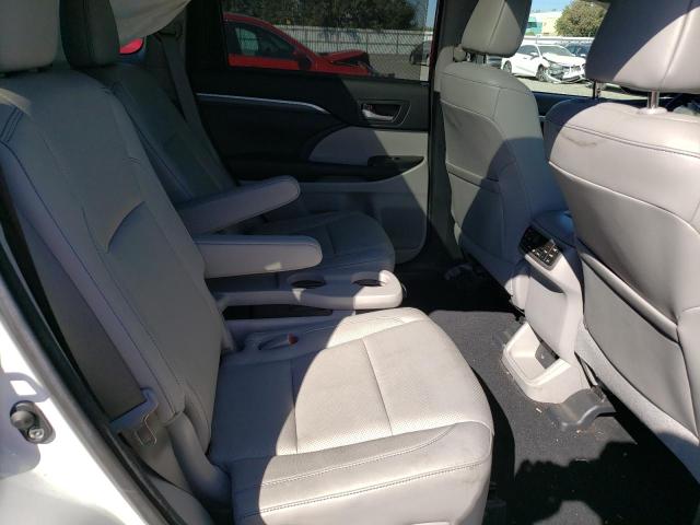Photo 11 from auction – 2017 TOYOTA HIGHLANDER with VIN 5TDDZRFH0HS455934