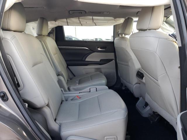 Фото 11 с аукциона – 2018 TOYOTA HIGHLANDER с VIN 5TDYZRFH9JS237210
