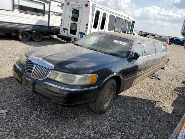 LINCOLN TOWN CAR E 2001 with VIN 1L1FM81W01Y624350 - Photo from auction