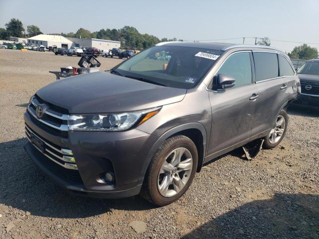TOYOTA HIGHLANDER 2017 с VIN 5TDDZRFH9HS365326 - Фото с аукциона