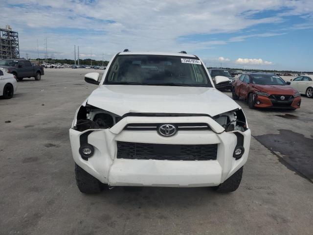 Photo 5 from auction – 2021 TOYOTA 4RUNNER SR with VIN JTEMU5JR2M5966631