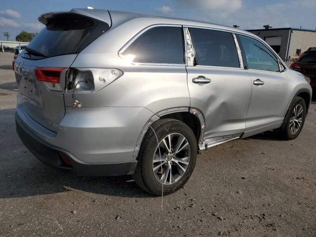 Photo 3 from auction – 2018 TOYOTA HIGHLANDER with VIN 5TDBZRFH4JS855153