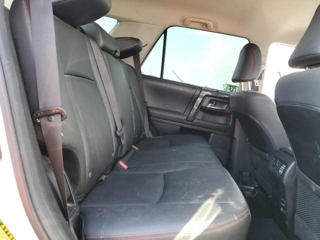 Photo 11 from auction – 2019 TOYOTA 4RUNNER SR with VIN JTEBU5JR9K5731597