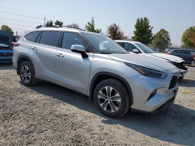Photo 4 from auction – 2022 TOYOTA HIGHLANDER with VIN 5TDGZRBH9NS595107