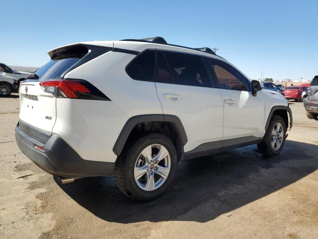 Photo 3 from auction – 2019 TOYOTA RAV4 XLE with VIN JTMW1RFV4KD511530