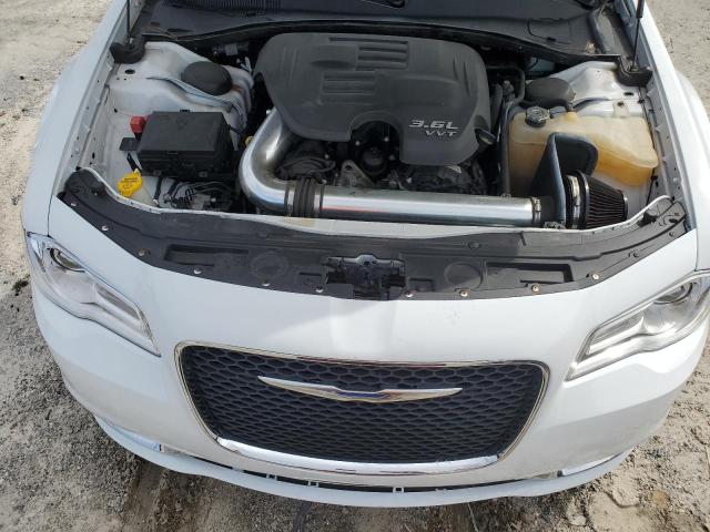 Photo 11 from auction – 2017 CHRYSLER 300 LIMITE with VIN 2C3CCAAG2HH540192