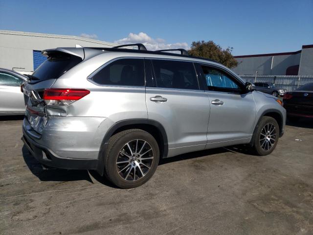 Photo 3 from auction – 2018 TOYOTA HIGHLANDER with VIN 5TDJZRFH7JS562441