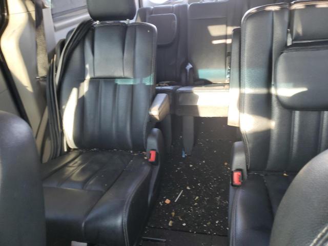 Photo 10 from auction – 2015 CHRYSLER TOWN & COU with VIN 2C4RC1CGXFR620981