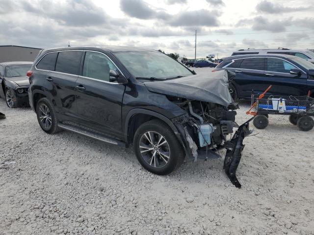 Photo 4 from auction – 2017 TOYOTA HIGHLANDER with VIN 5TDZZRFH2HS231134