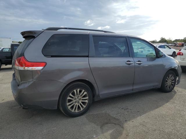 Photo 3 from auction – 2011 TOYOTA SIENNA XLE with VIN 5TDYK3DC0BS066647