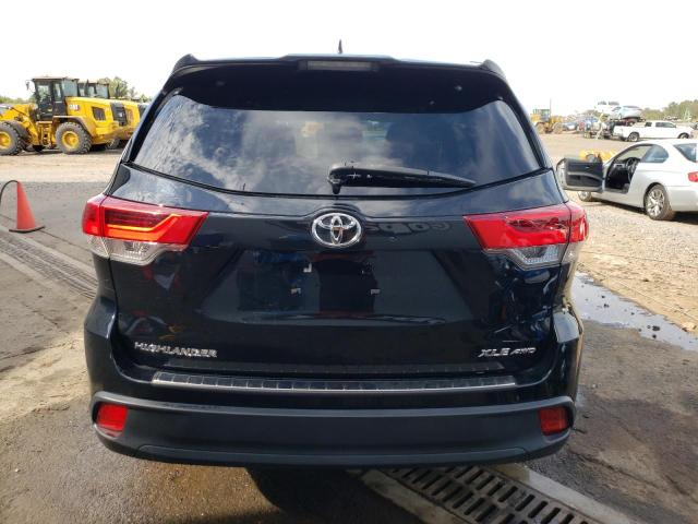 Photo 6 from auction – 2018 TOYOTA HIGHLANDER with VIN 5TDJZRFH8JS870749
