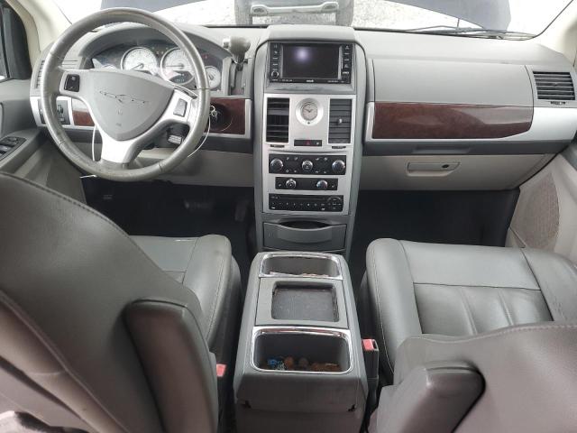 Photo 8 from auction – 2010 CHRYSLER TOWN & COU with VIN 2A4RR5DX2AR185932
