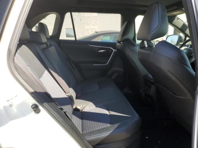Photo 11 from auction – 2020 TOYOTA RAV4 XSE with VIN JTMEWRFV8LJ033368