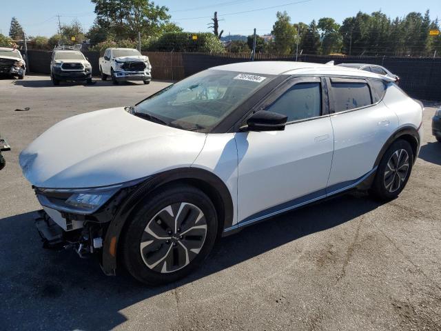 KIA EV6 LIGHT 2023 con VIN KNDC34LA3P5604087 - Foto de la subasta