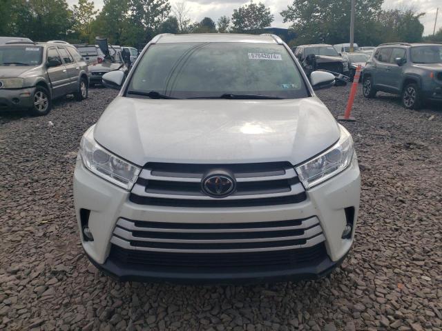 Photo 5 from auction – 2019 TOYOTA HIGHLANDER with VIN 5TDJZRFH8KS917473