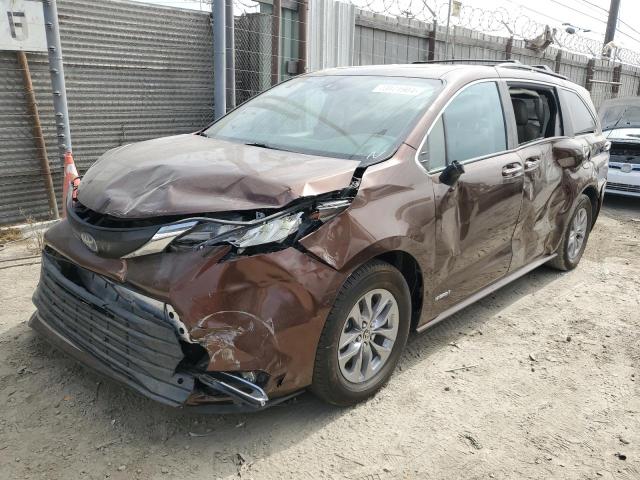 TOYOTA SIENNA XLE 2021 with VIN 5TDYRKEC8MS024394 - Photo from auction