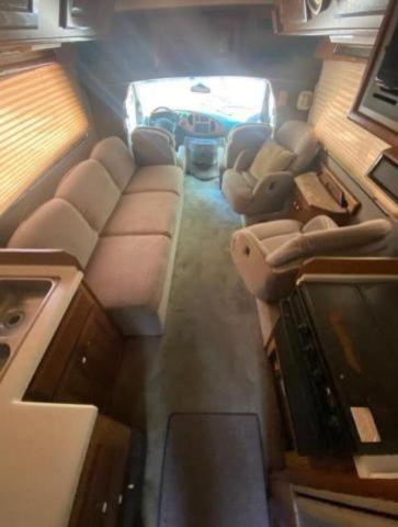 Photo 6 from auction – 1998 FORD ECONOLINE with VIN 1FDWE30S9WHC06325