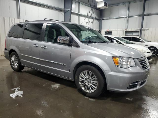 Photo 4 from auction – 2016 CHRYSLER TOWN & COU with VIN 2C4RC1CG9GR304036