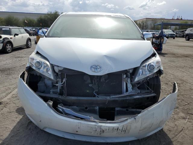 Photo 5 from auction – 2017 TOYOTA SIENNA XLE with VIN 5TDYZ3DC3HS874298