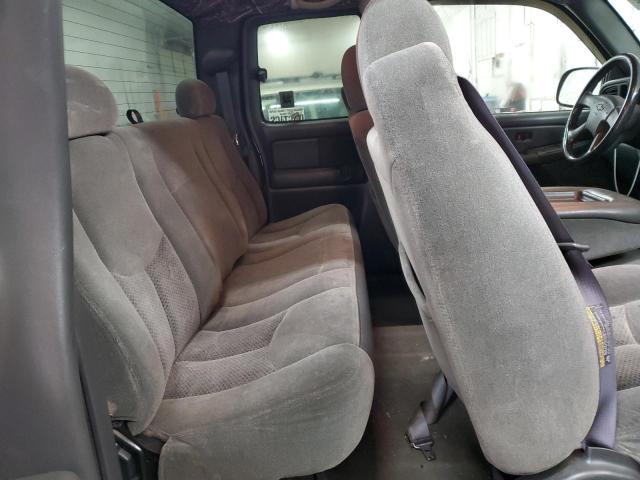 Photo 11 from auction – 2004 CHEVROLET SILVERADO with VIN 2GCEC19V141303624