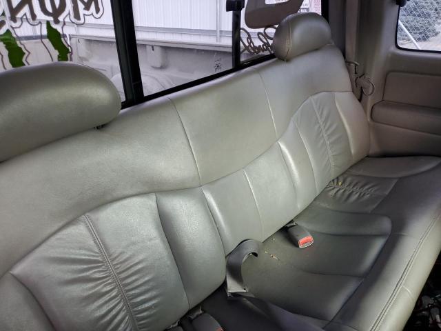 Photo 10 from auction – 2000 CHEVROLET SILVERADO with VIN 1GCEK19T0YE192196