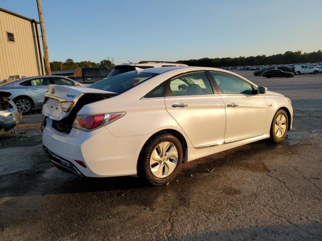 Photo 3 from auction – 2014 HYUNDAI SONATA HYB with VIN KMHEC4A49EA114338