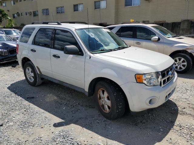 Photo 4 from auction – 2010 FORD ESCAPE XLS with VIN 1FMCU0C74AKA31201