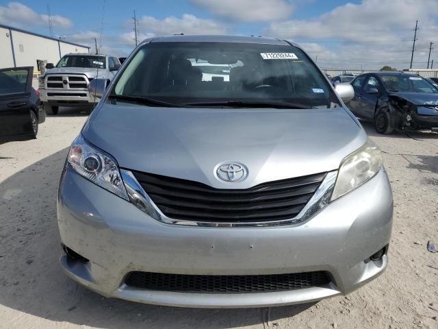 Photo 5 from auction – 2014 TOYOTA SIENNA LE with VIN 5TDKK3DC8ES506463